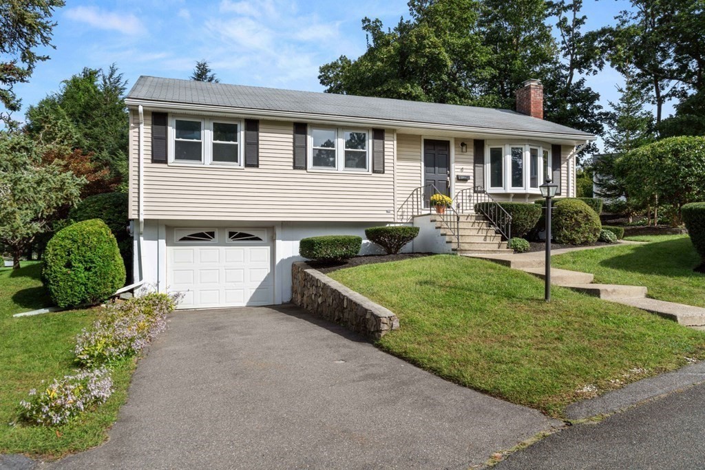 4 Rayner Circle
