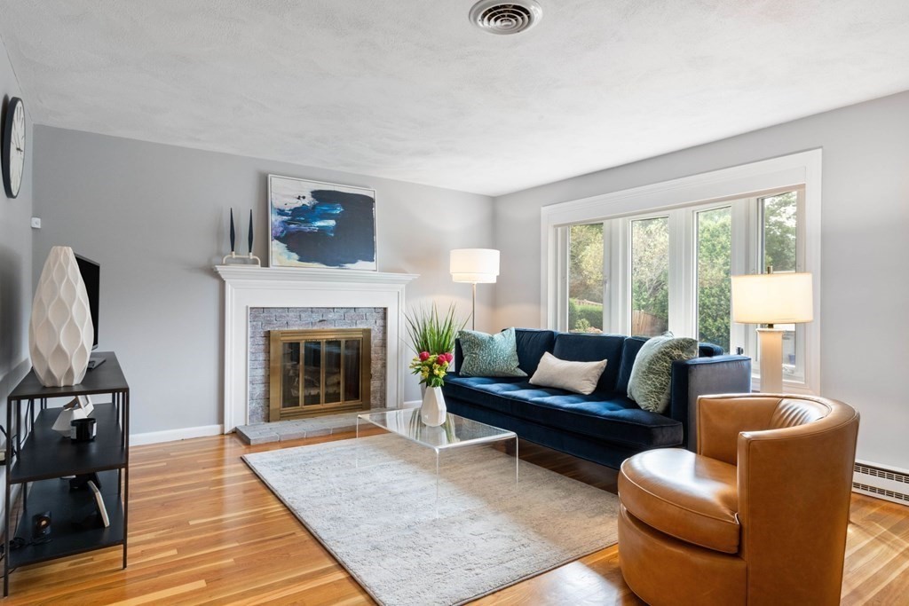 4 Rayner Circle
