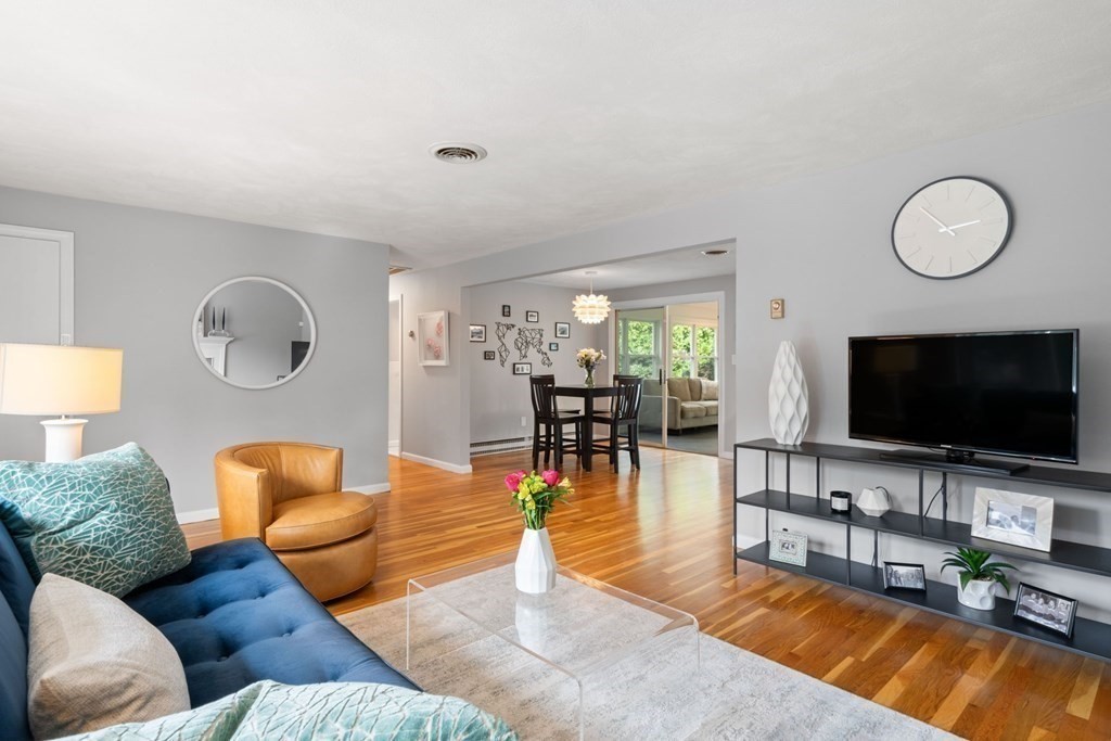 4 Rayner Circle