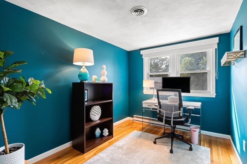 4 Rayner Circle