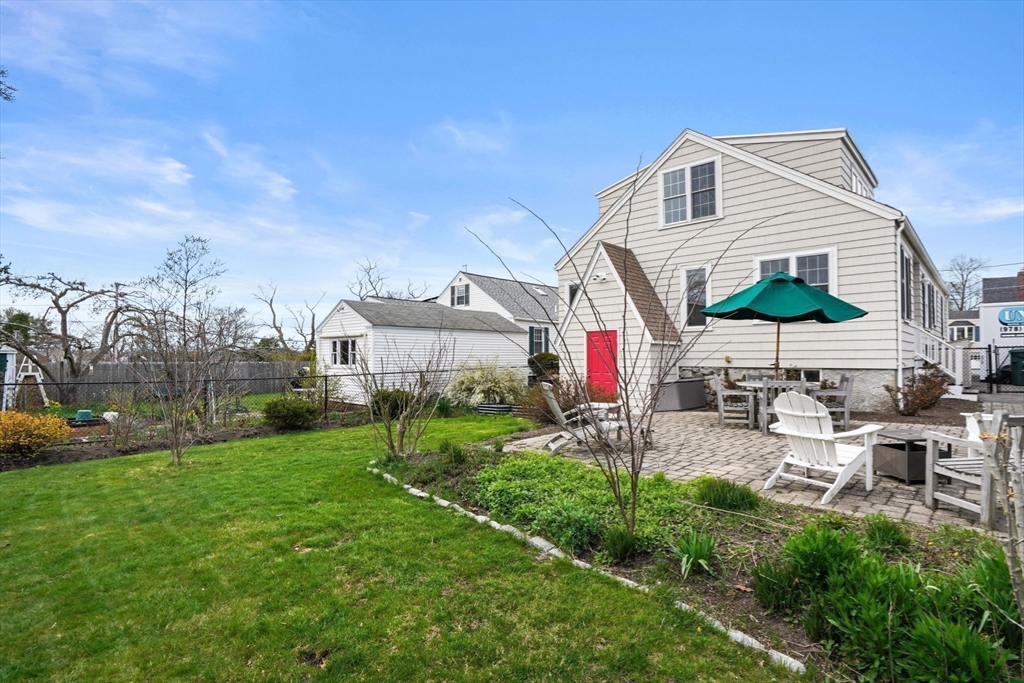 20 Dewey St