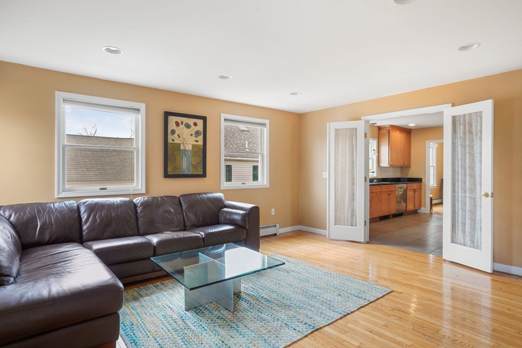 20 Dewey St