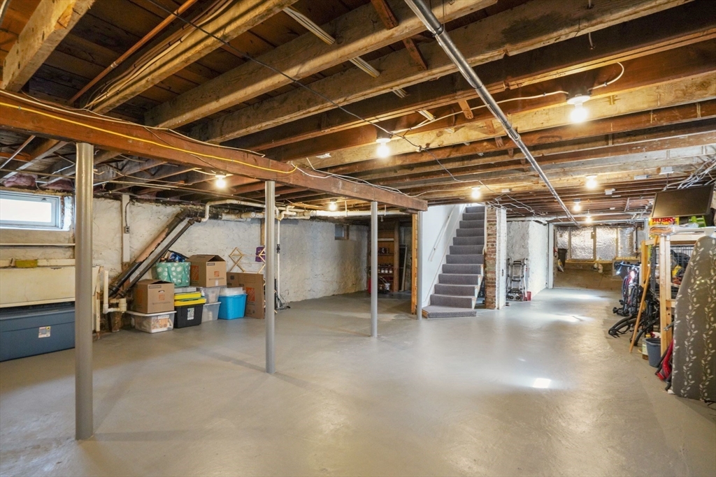 20 Dewey St