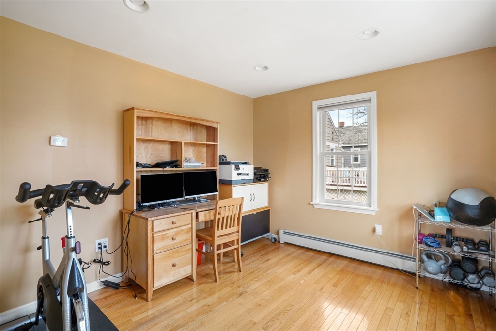 20 Dewey St