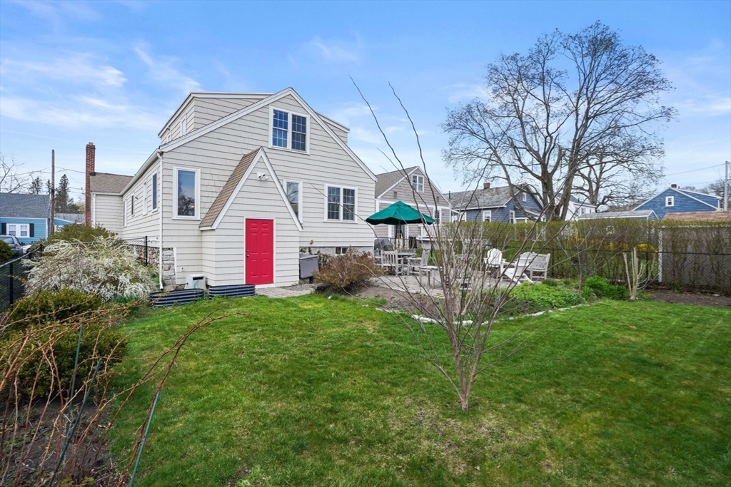 20 Dewey St