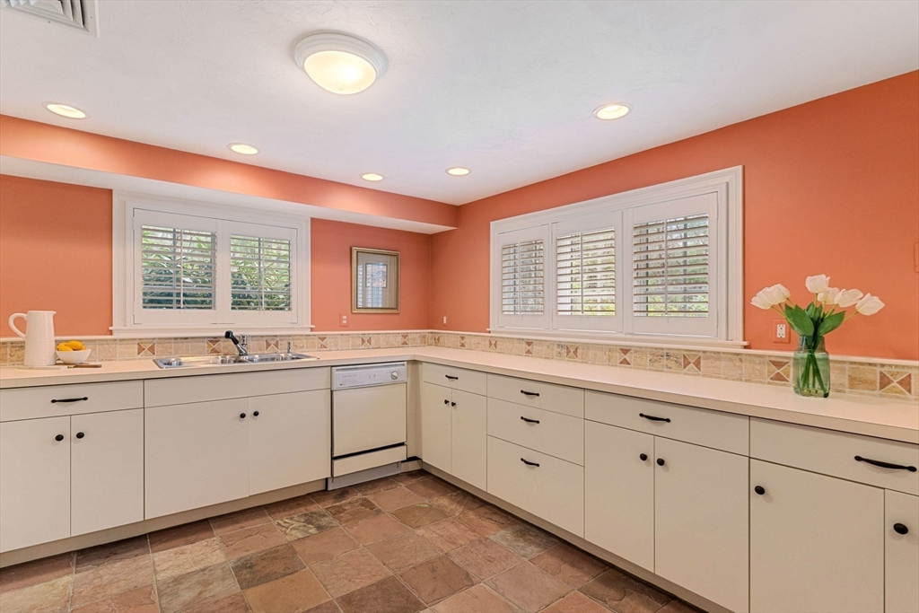 19 Buttonwood Drive