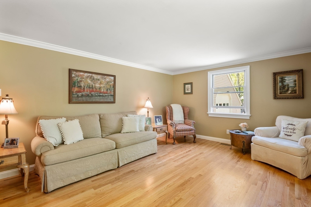 9 Moulton St