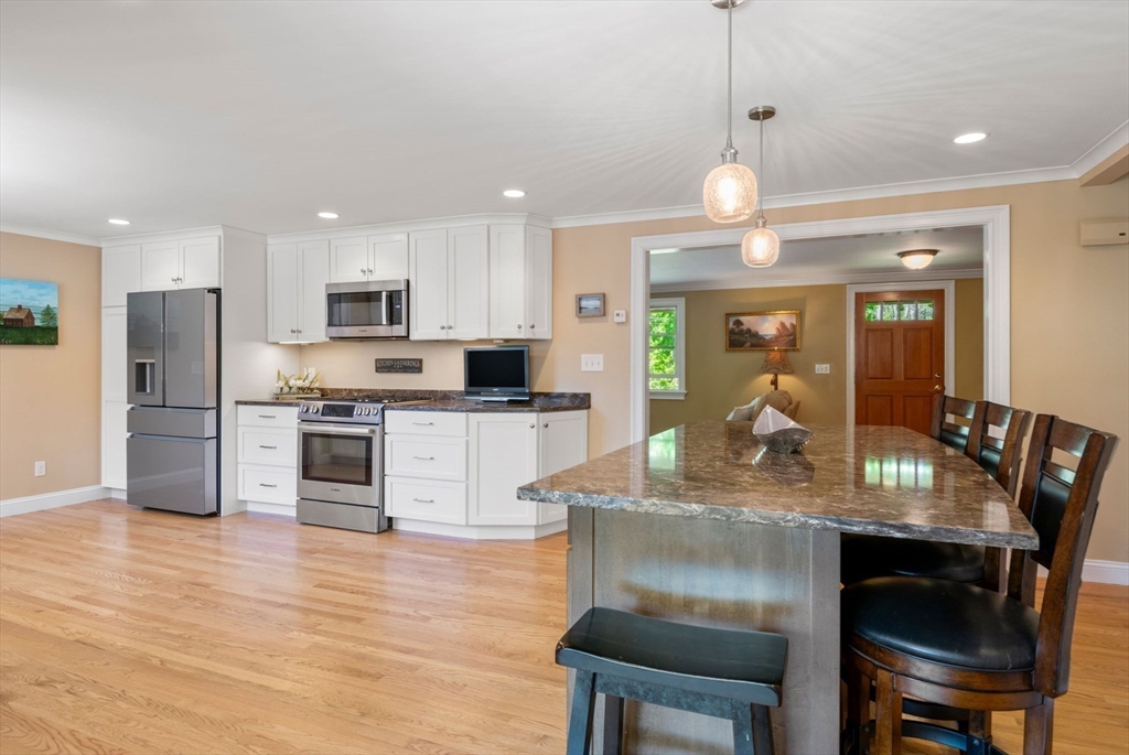 9 Moulton St