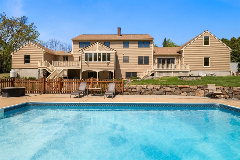 9 Moulton St