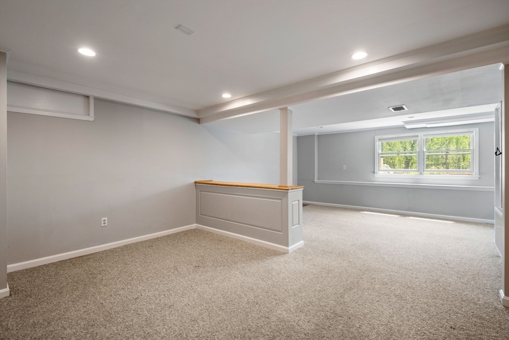 9 Moulton St