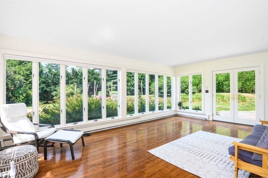 864 Bay Road