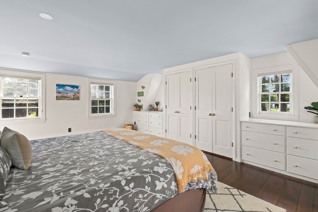 864 Bay Road