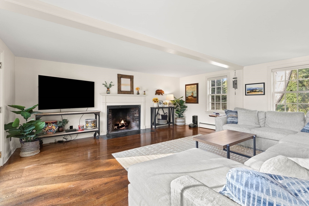 864 Bay Road