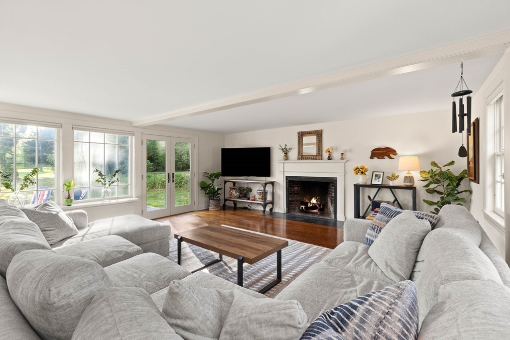 864 Bay Road