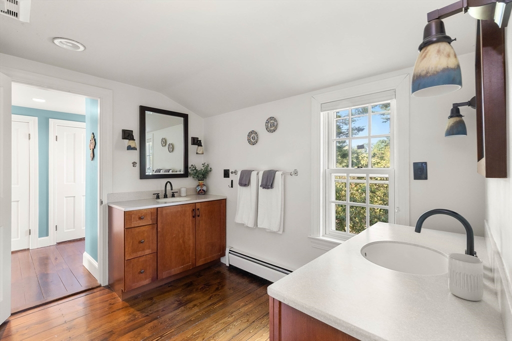 864 Bay Road