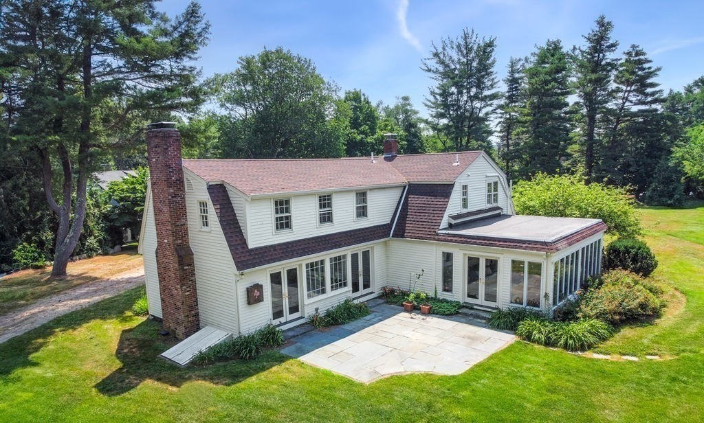 864 Bay Road