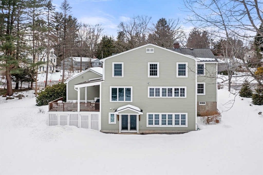 64 Holt Rd