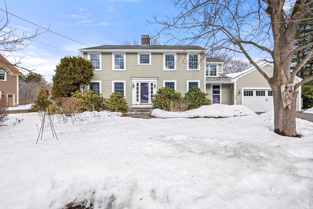64 Holt Rd