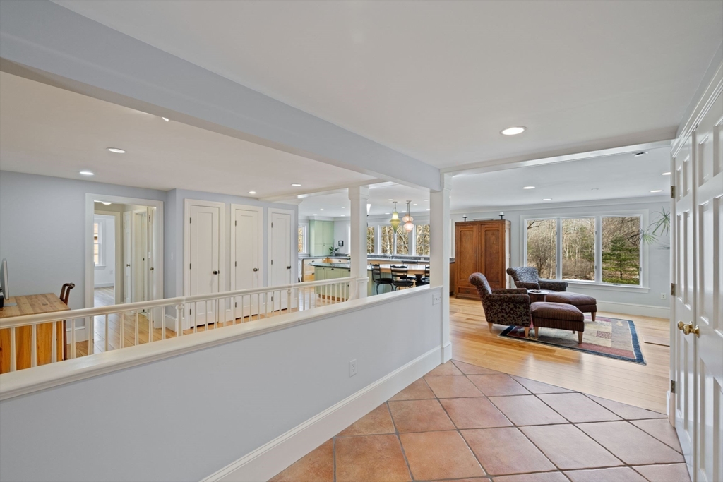 64 Holt Rd