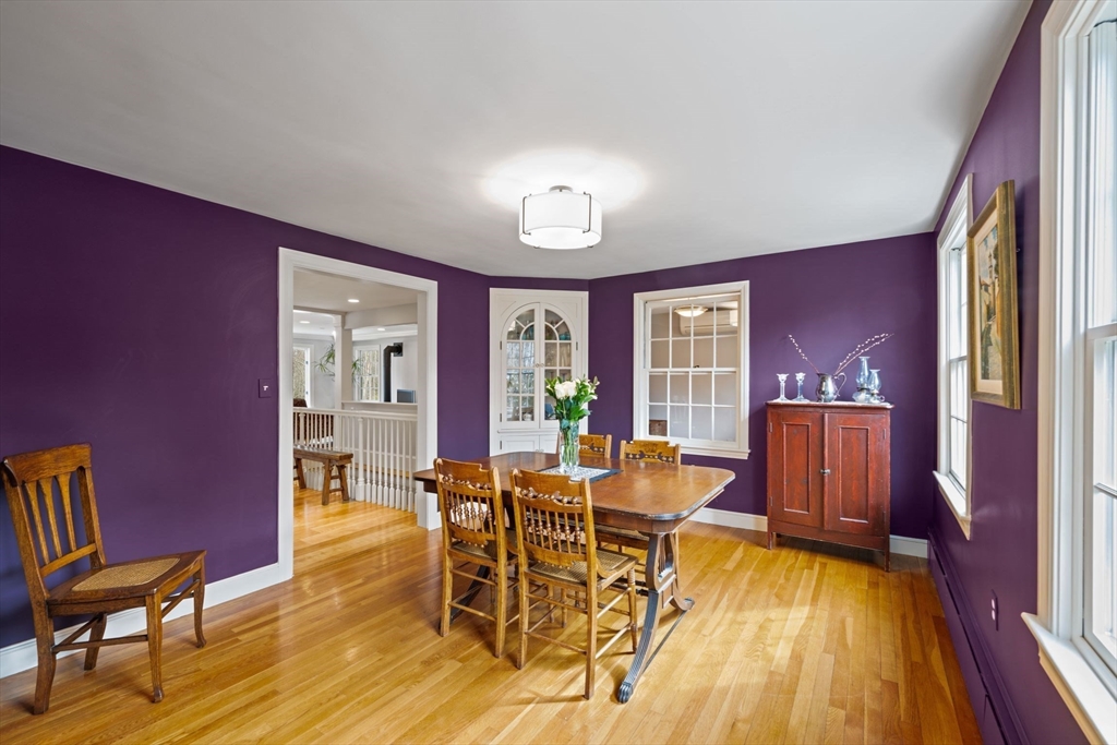 64 Holt Rd