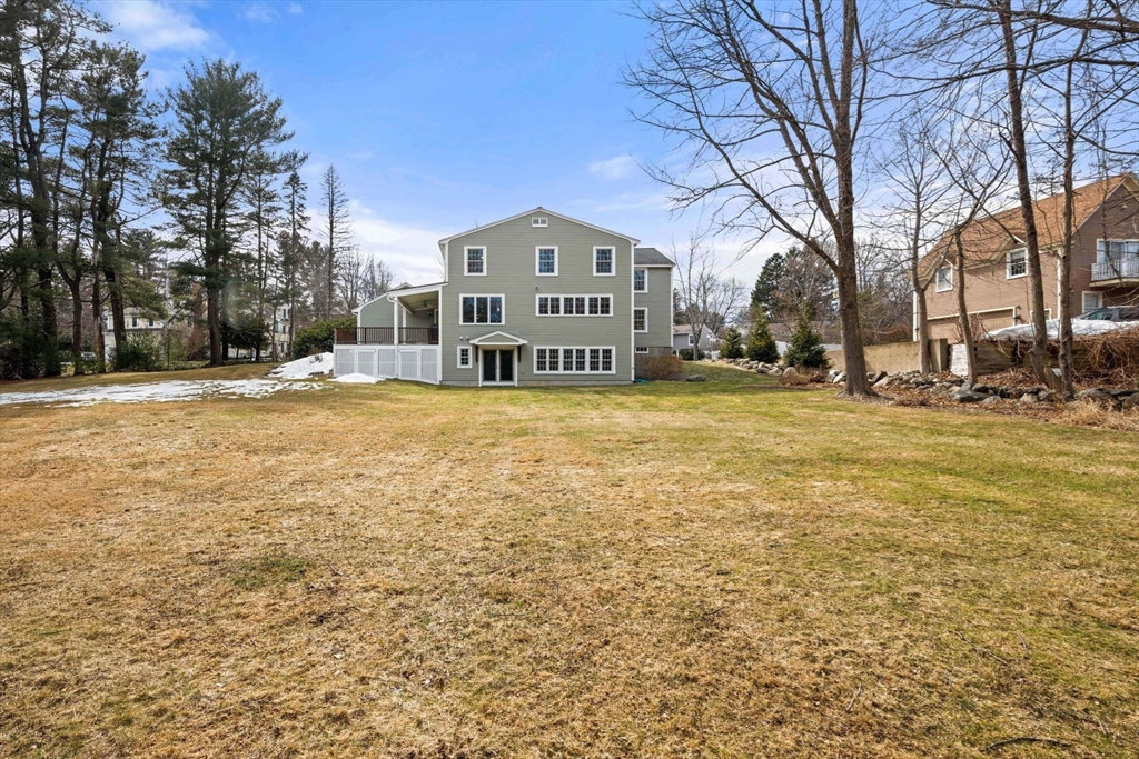 64 Holt Rd