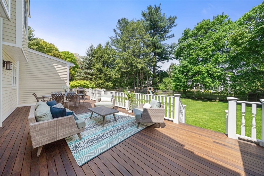 6 Appletree Ln