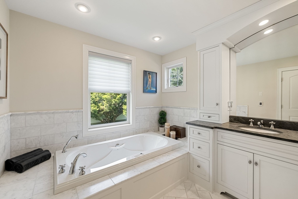 6 Appletree Ln