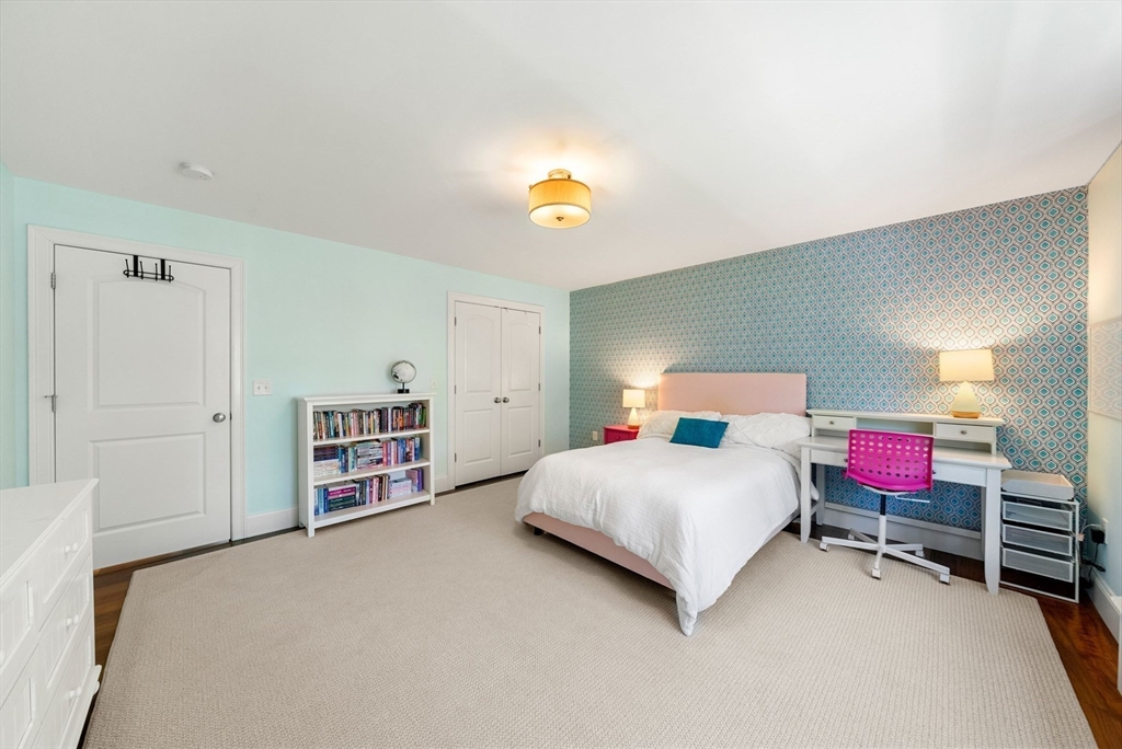 6 Appletree Ln