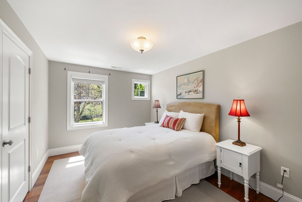 6 Appletree Ln
