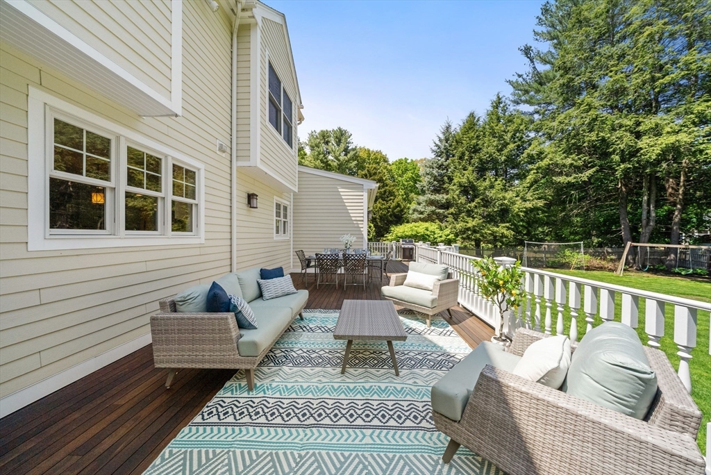 6 Appletree Ln