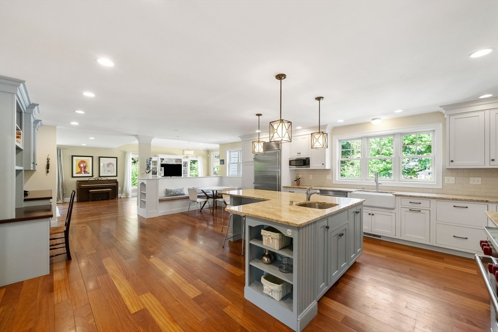 6 Appletree Ln