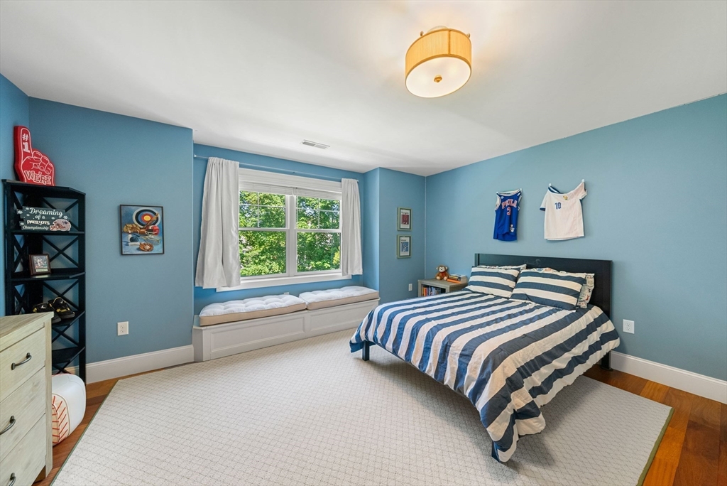 6 Appletree Ln