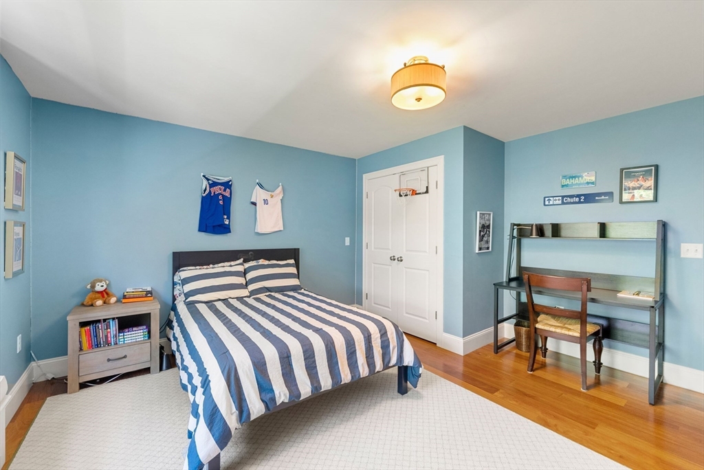 6 Appletree Ln