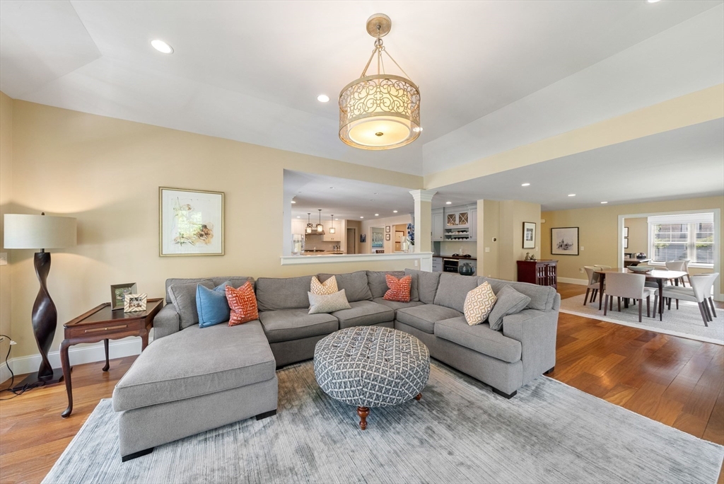 6 Appletree Ln