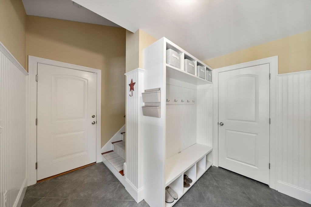 6 Appletree Ln