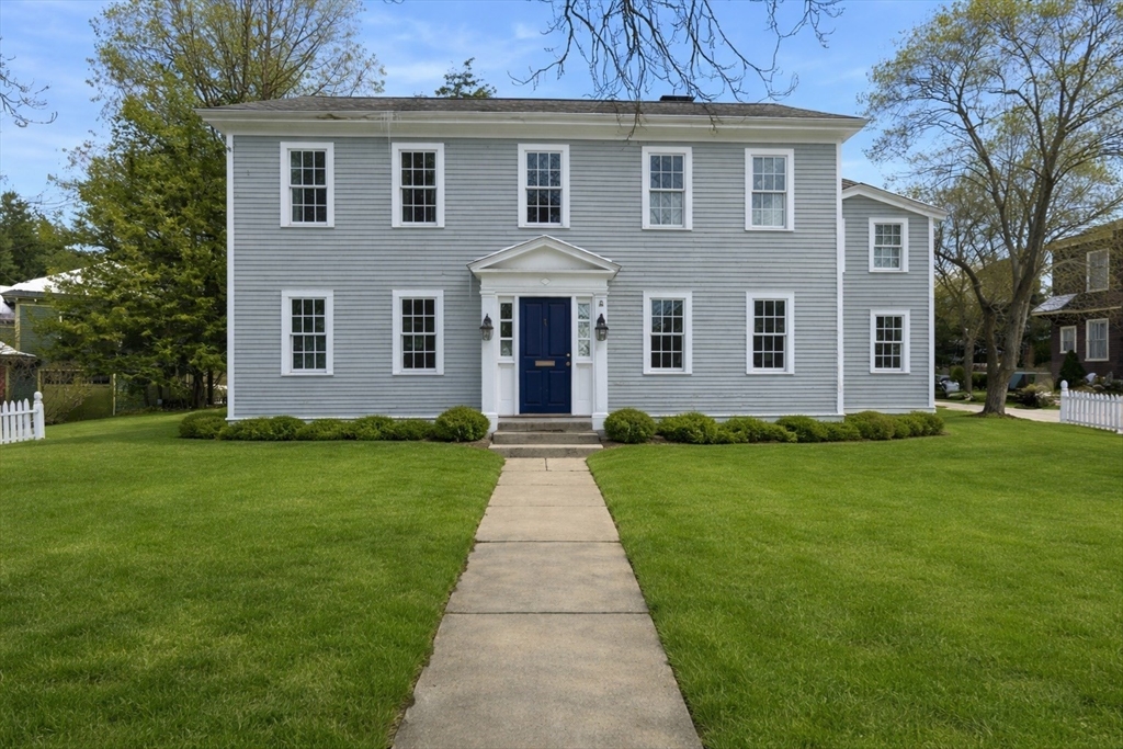 52 Salem St