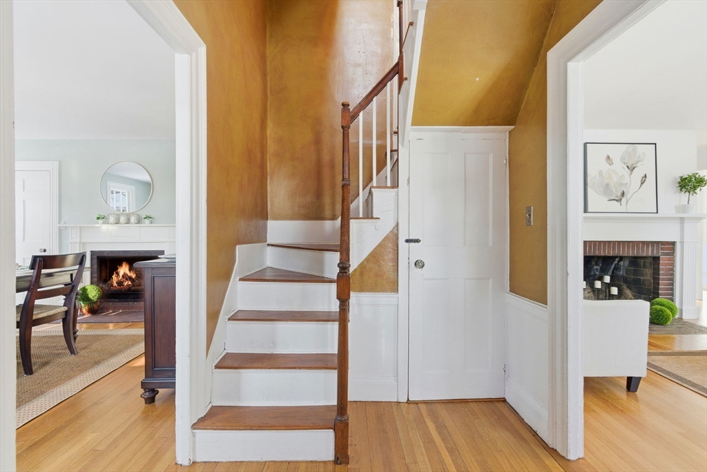 52 Salem St