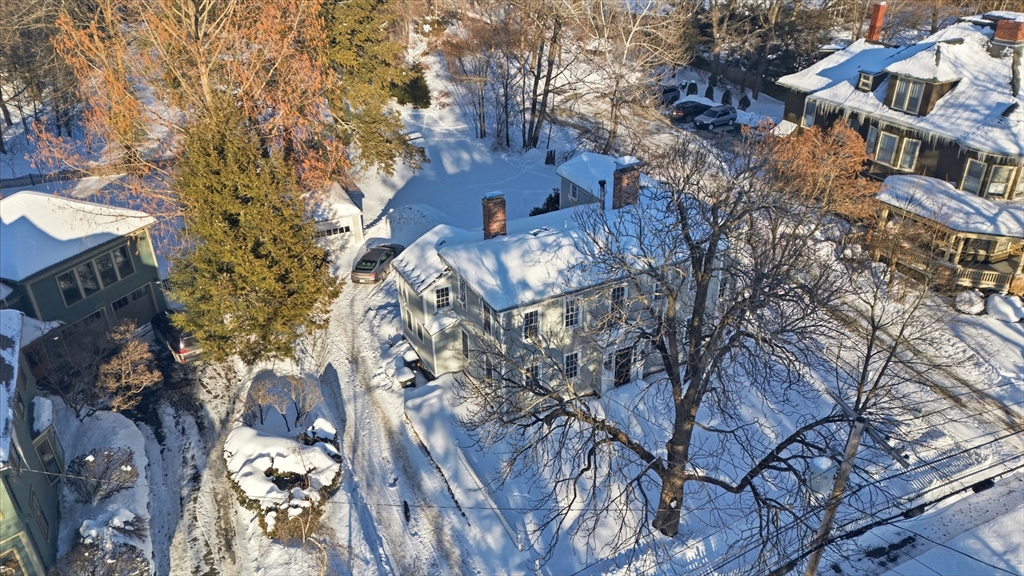 52 Salem St