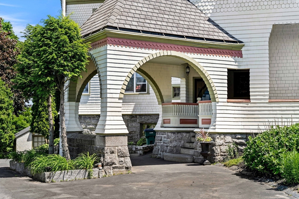 32 Belmont Ave