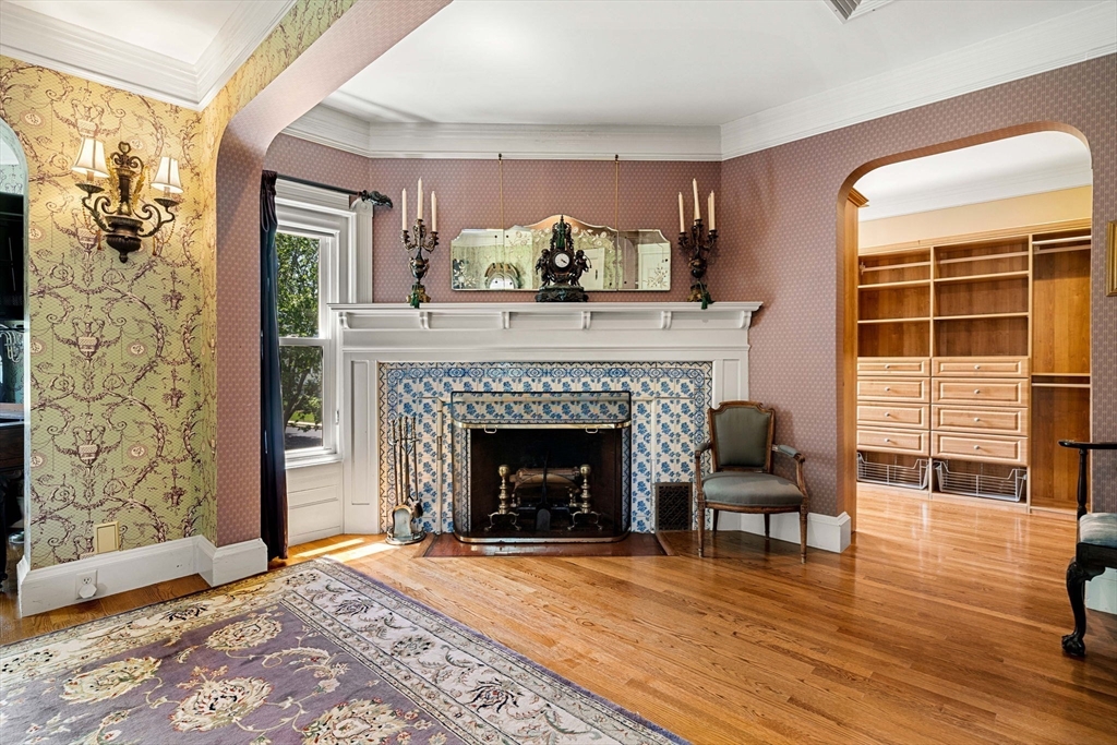 32 Belmont Ave