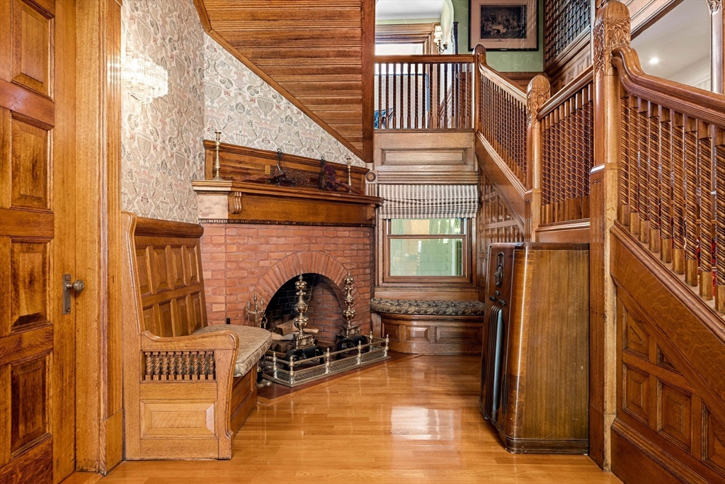 32 Belmont Ave
