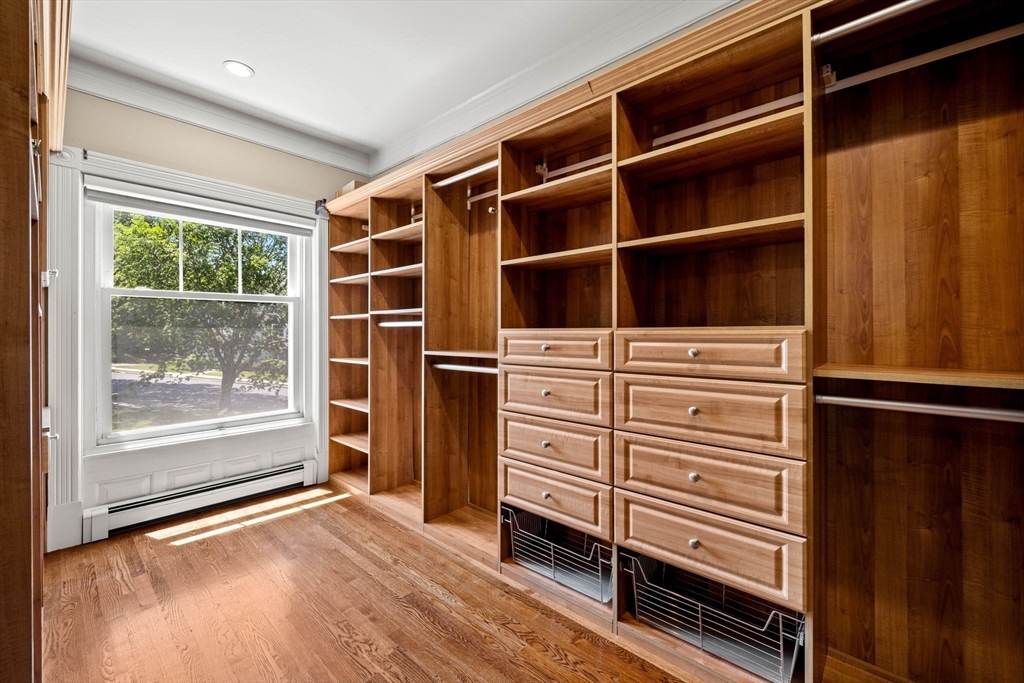 32 Belmont Ave
