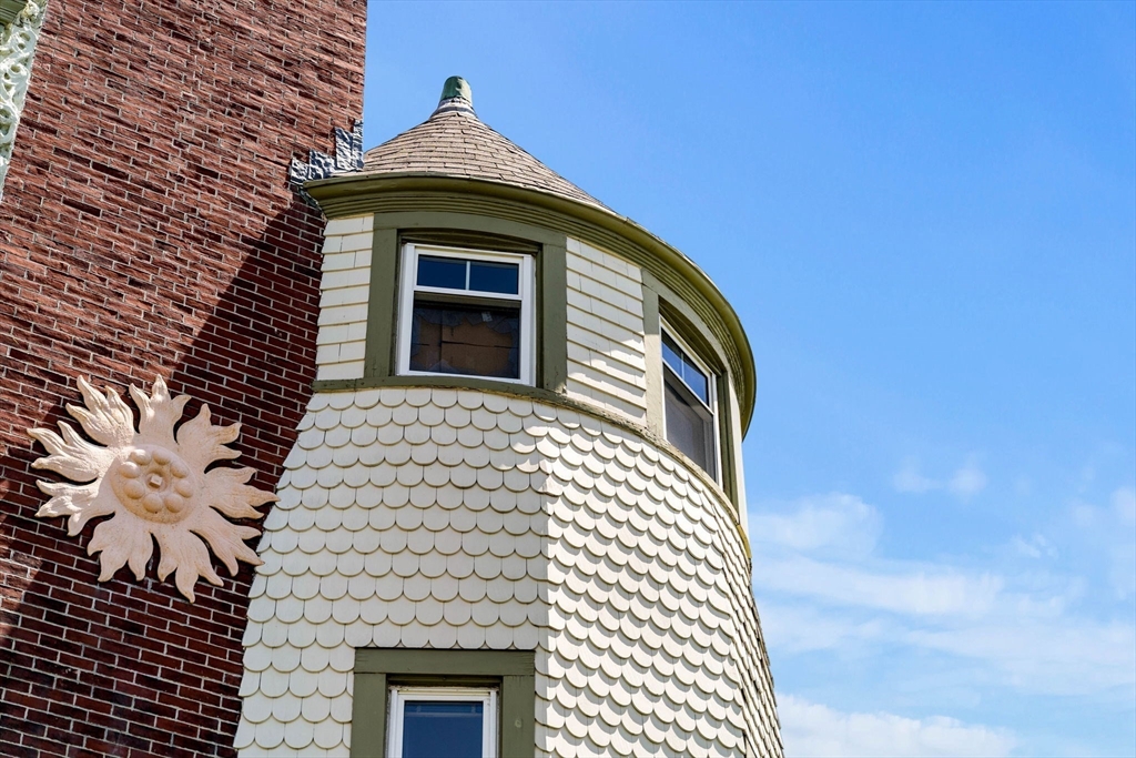 32 Belmont Ave
