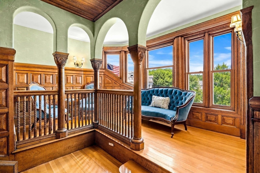 32 Belmont Ave