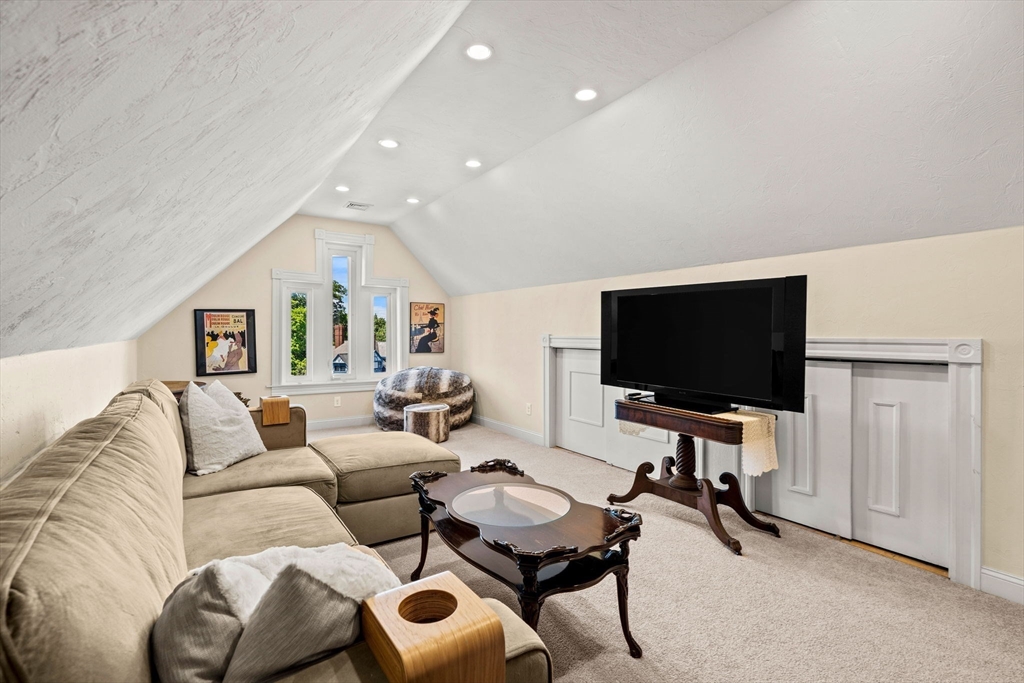 32 Belmont Ave