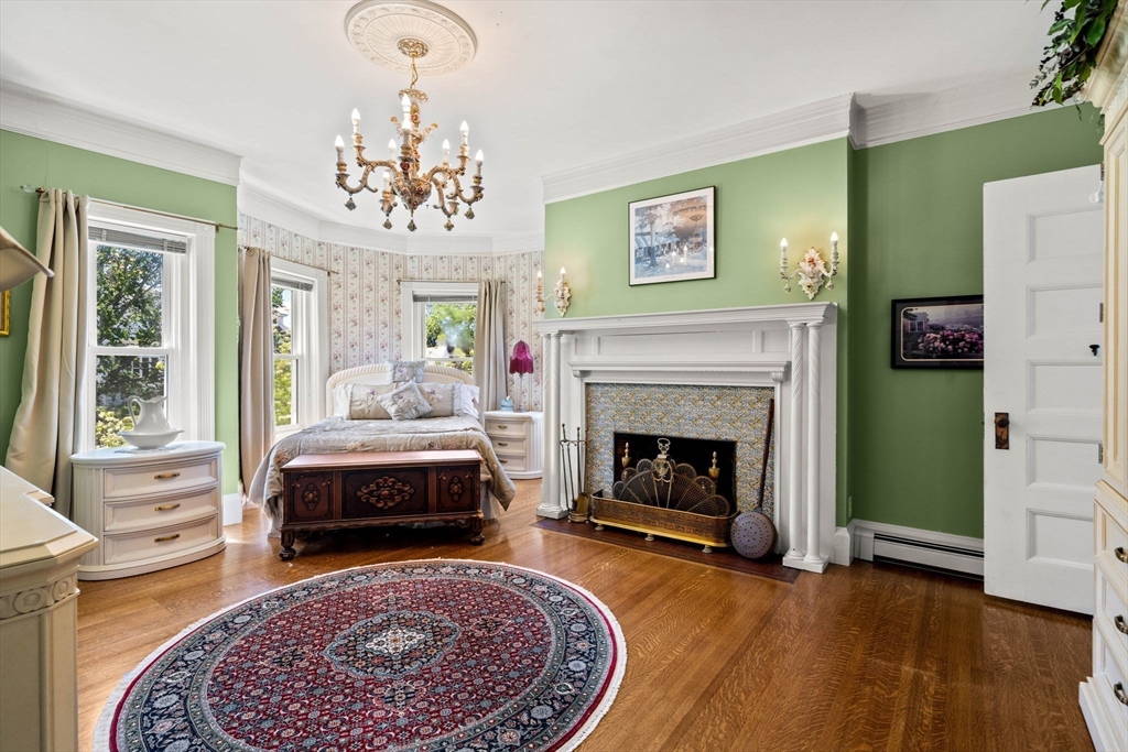 32 Belmont Ave