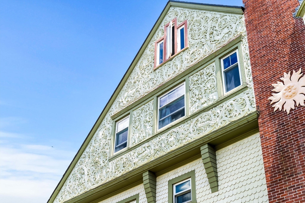 32 Belmont Ave