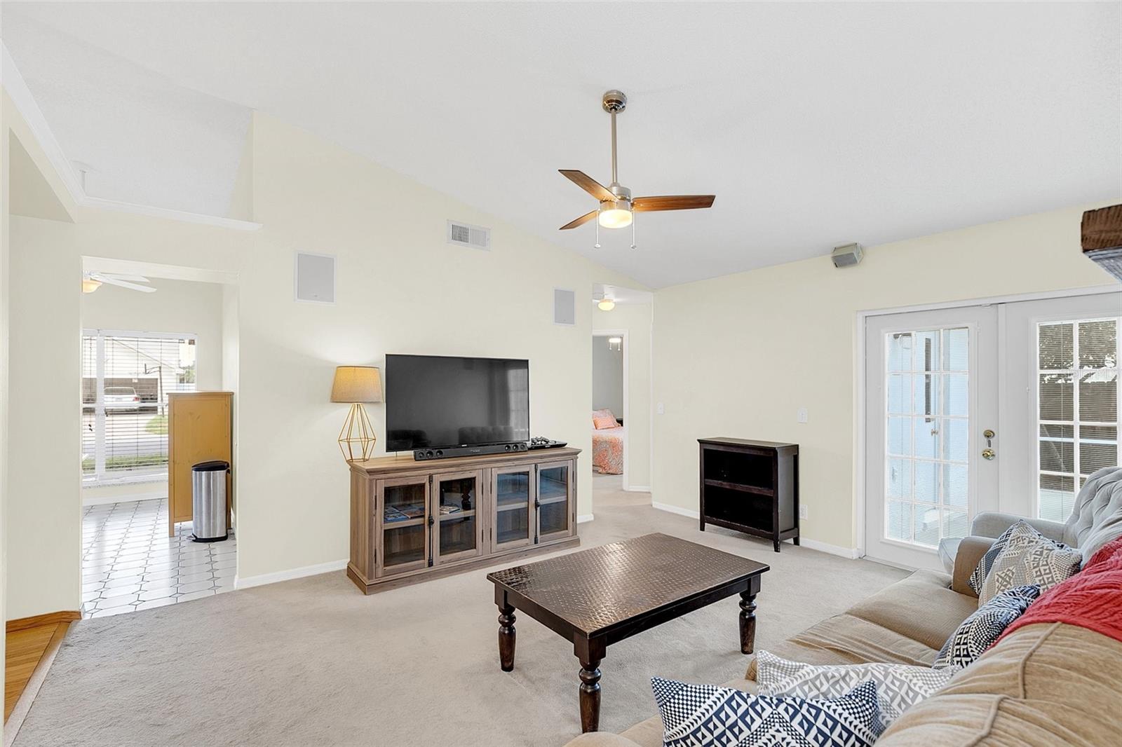 451 QUEENSBRIDGE DR