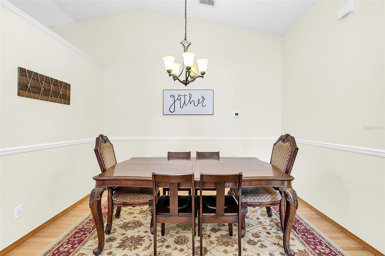 451 QUEENSBRIDGE DR