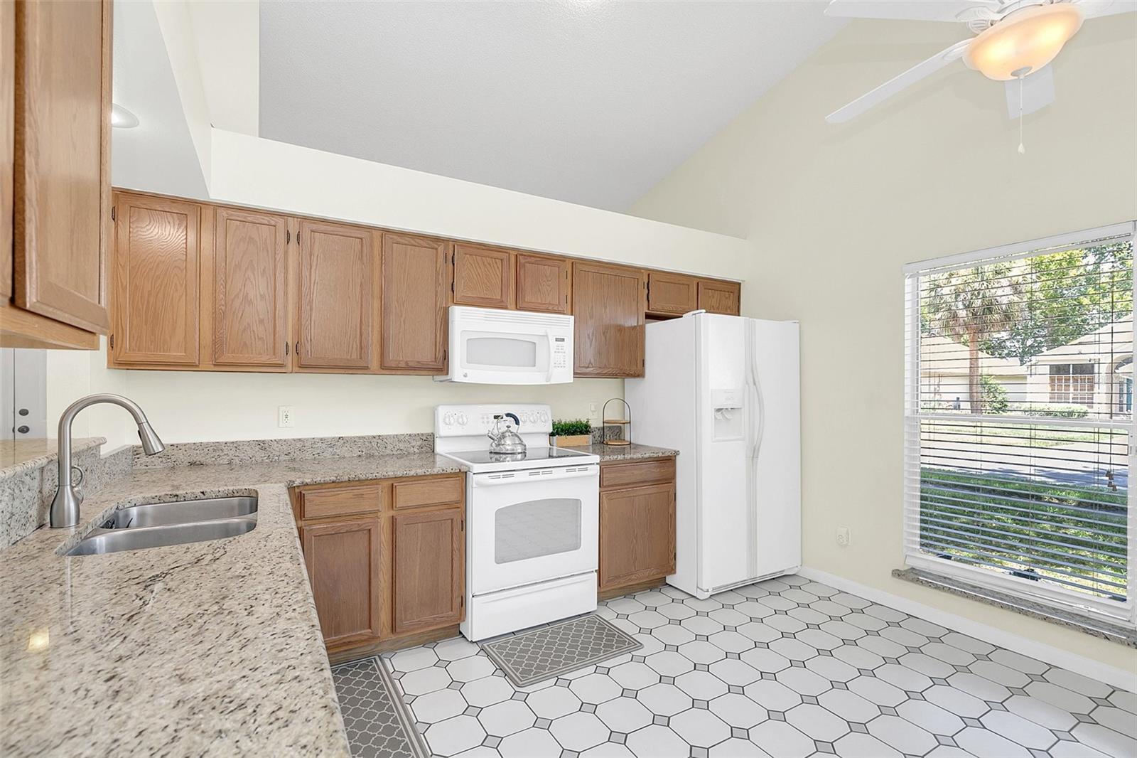 451 QUEENSBRIDGE DR